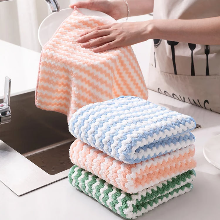 Microfiber Cleaning Cloths – Soft & Reusable Multipurpose Rags
